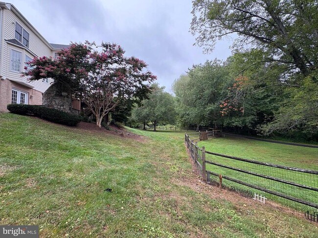Building Photo - 1151 Fieldview Dr