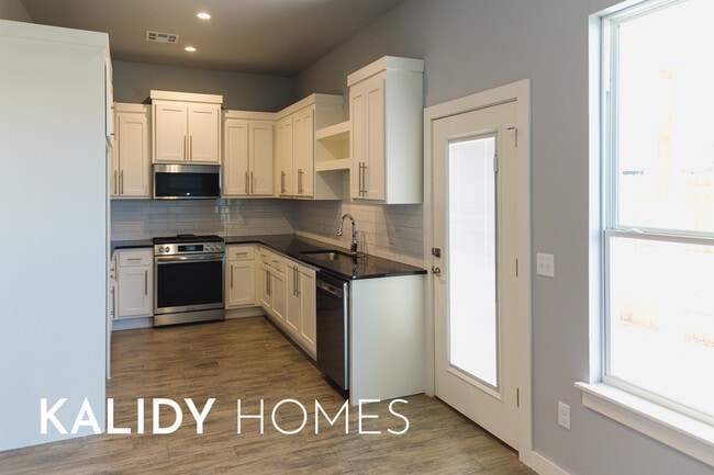 Building Photo - 629 Remington Ave