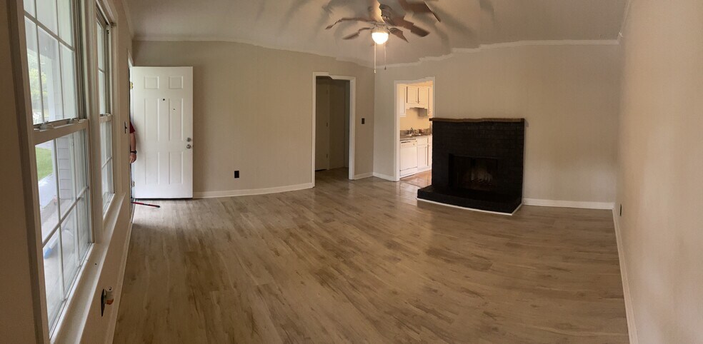 Building Photo - 4904 Greenway Ave