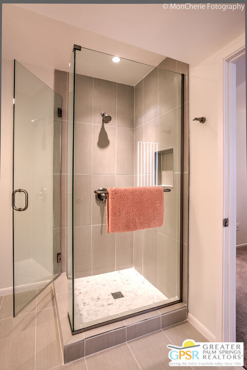 Building Photo - 2166 N Indian Canyon Dr