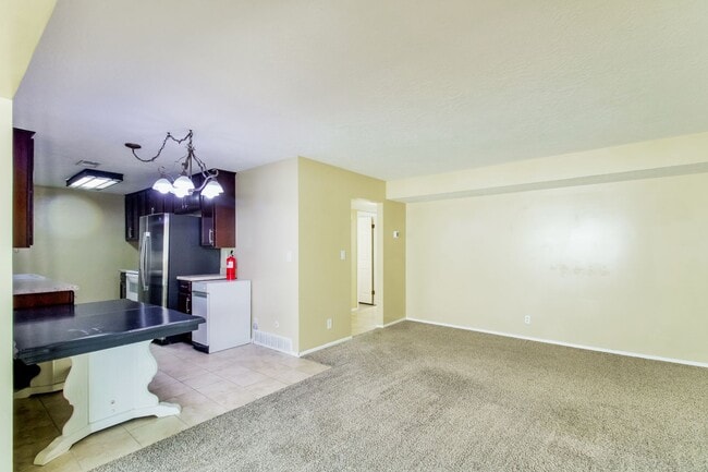 Building Photo - Cozy 2 Bed, 1 Bath Pet-Friendly Home with ...