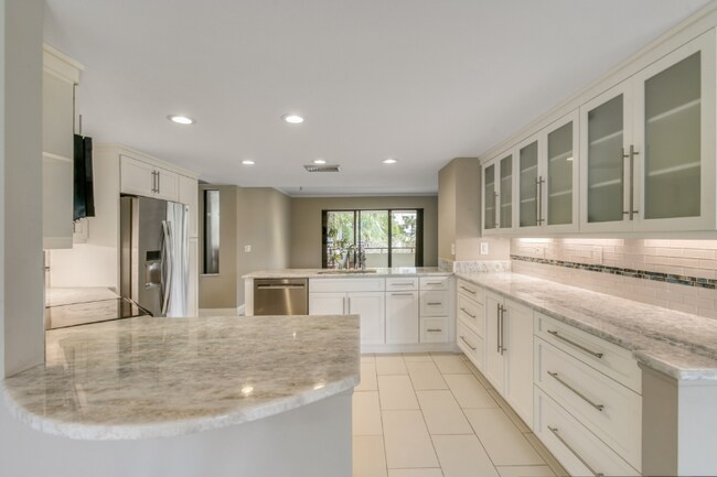 Building Photo - 1117 Marine Way E
