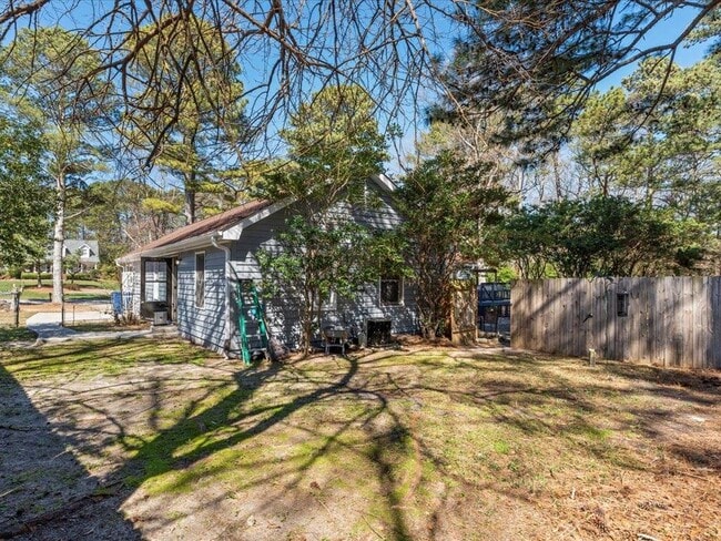 Building Photo - 150 Forest Ridge Ct SW