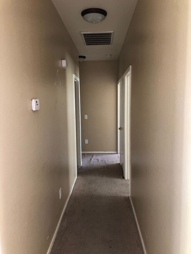 Building Photo - 2300 Magma Rd