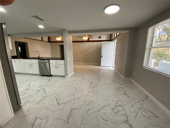 Building Photo - 4409 Plum St