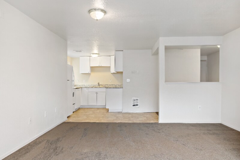 Building Photo - 9701 Woodlawn Ave N