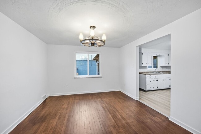 Building Photo - Newly renovated 3 bedroom all brick home in North Braddock!