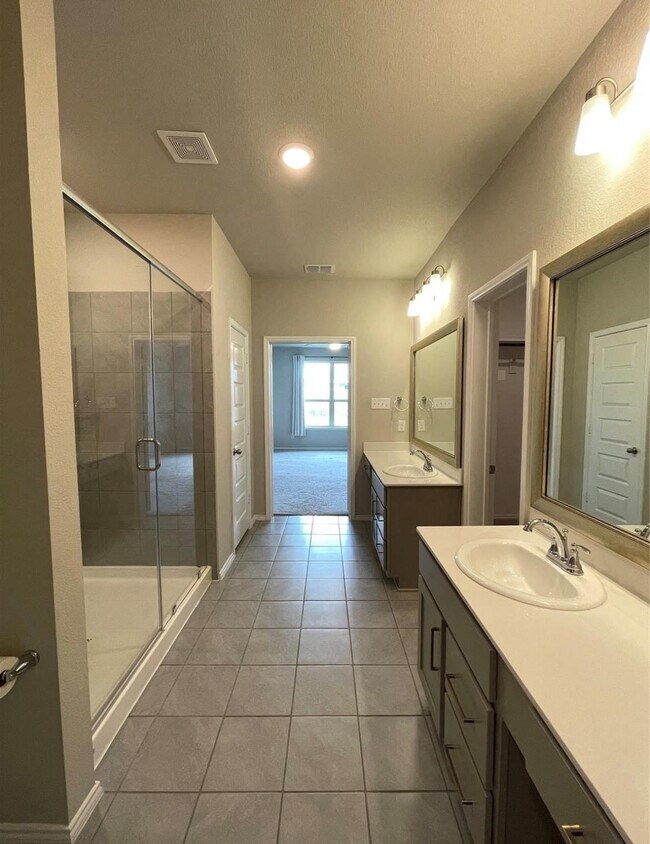 Building Photo - 3226 Sioux Trl