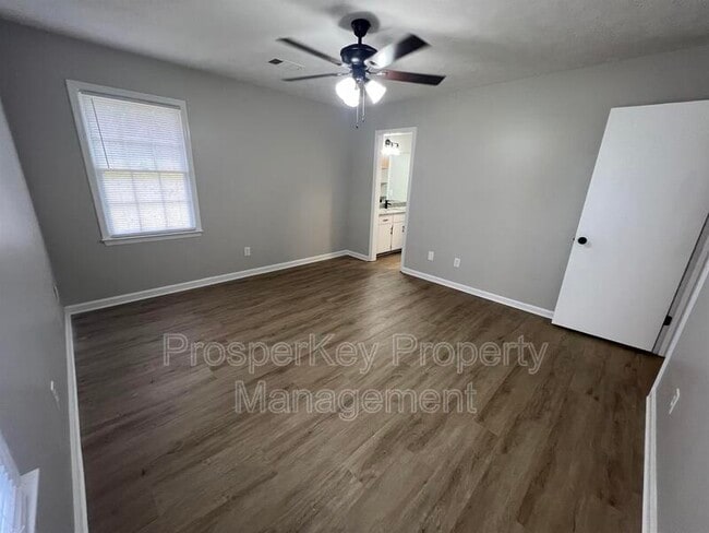 Building Photo - 729 Georgia Dr