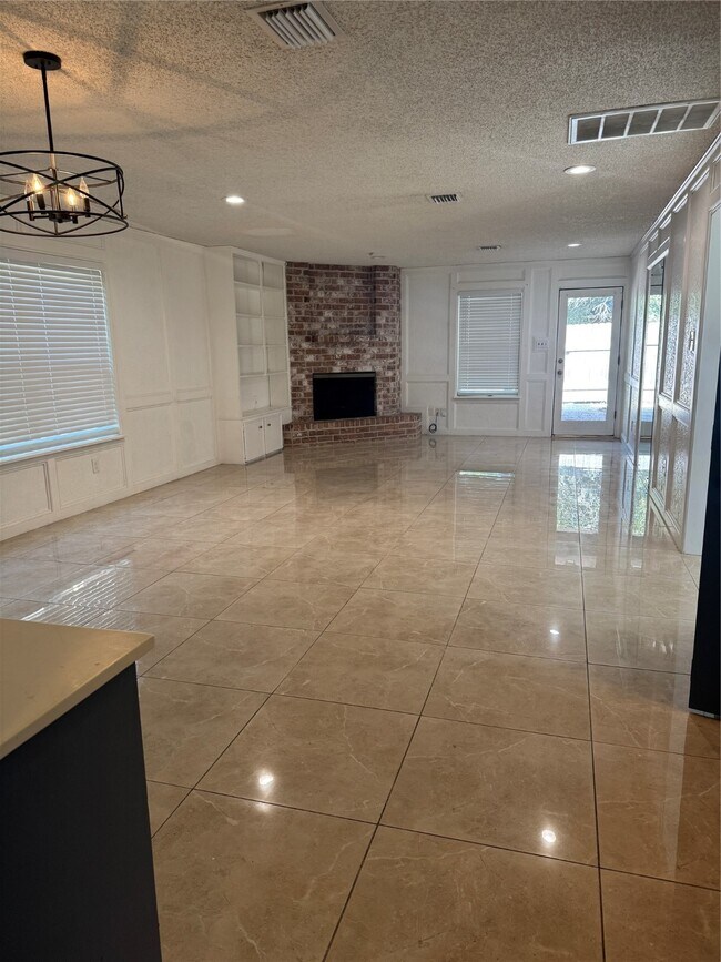 Building Photo - 7838 Vickijohn Dr