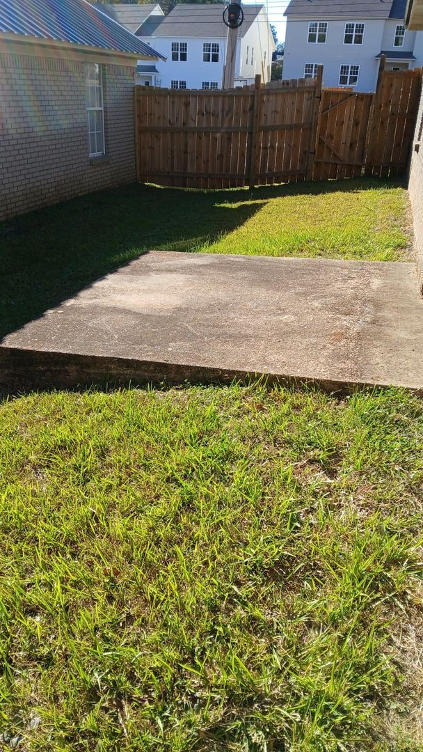 Building Photo - 3 Bed/ 3 Bath located just off South Lamar...