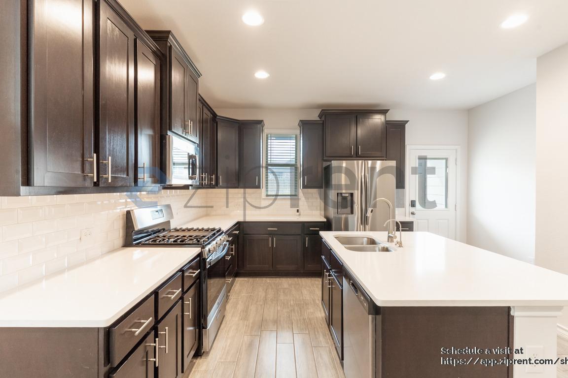 Building Photo - 7603 Elk Grove Path