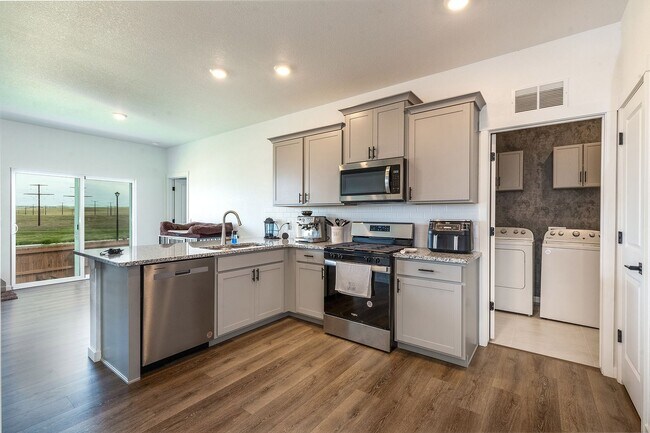 Building Photo - Single Family Home for Rent in Desirable L...