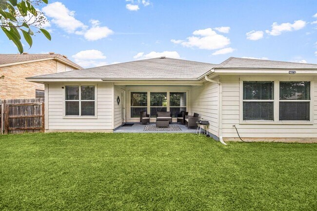 Building Photo - 3300 Winding Shore Ln