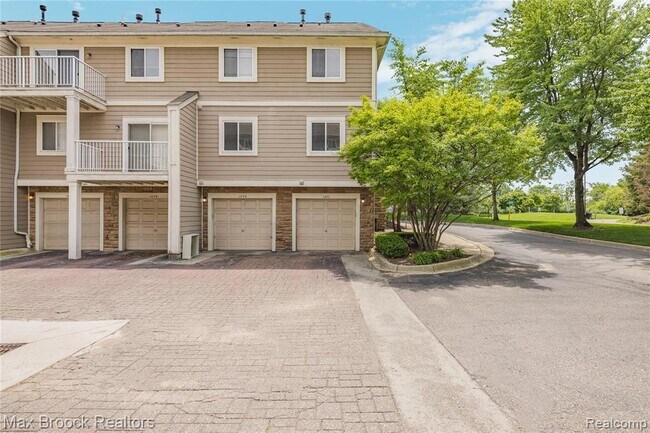 Building Photo - 1071 Beaver Run