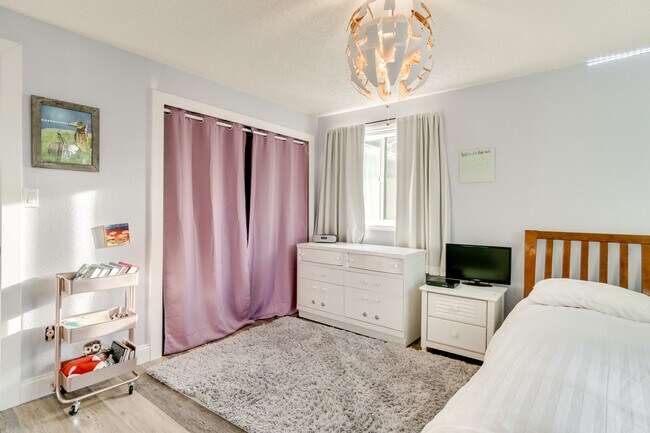 Bedroom 3 - 4001 NW 127th St