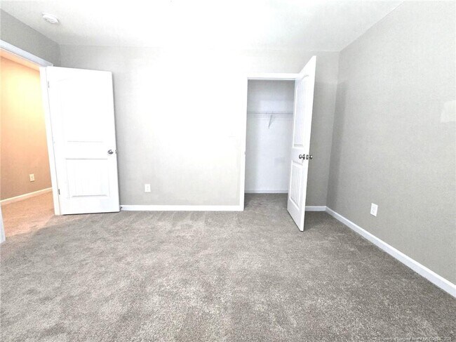Building Photo - 7018 Summerlin Dr
