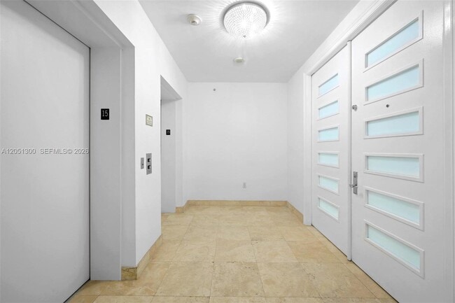 Building Photo - 20201 E Country Club Dr