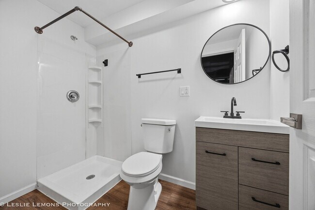 Building Photo - 6816 Twin Falls Dr