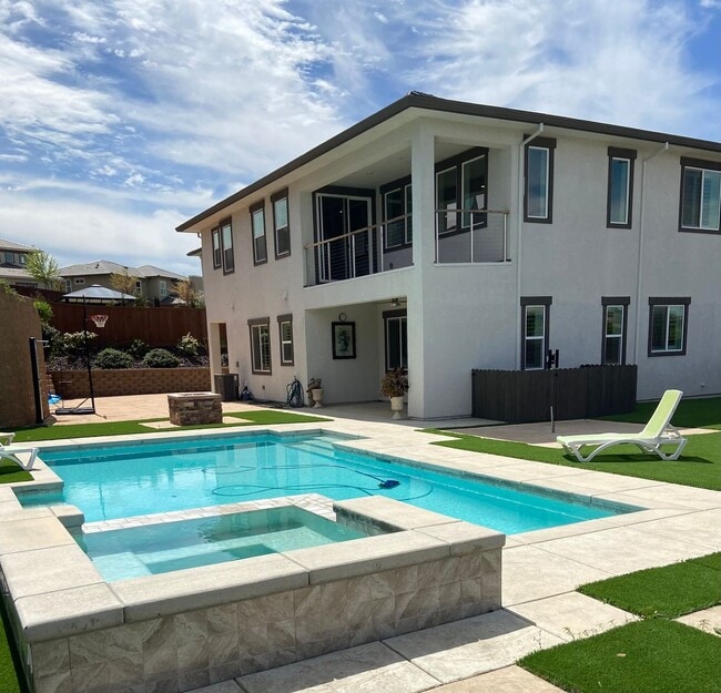 Building Photo - 5011 Murieta Pl
