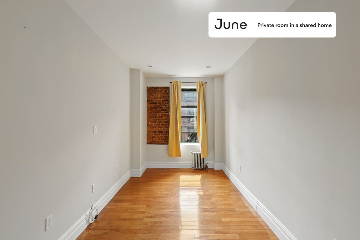 Building Photo - Room in Shared 3 bed/2 bath home