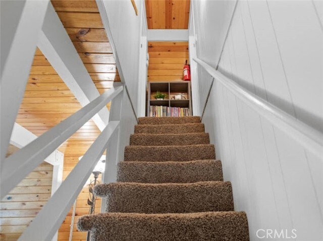 Building Photo - 1056 Sierra Ave