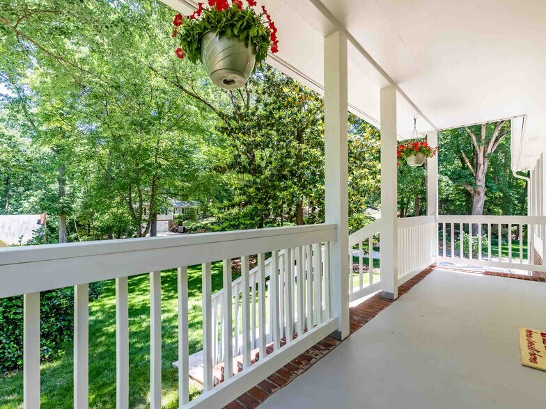 Building Photo - 4133 Thornwall Dr