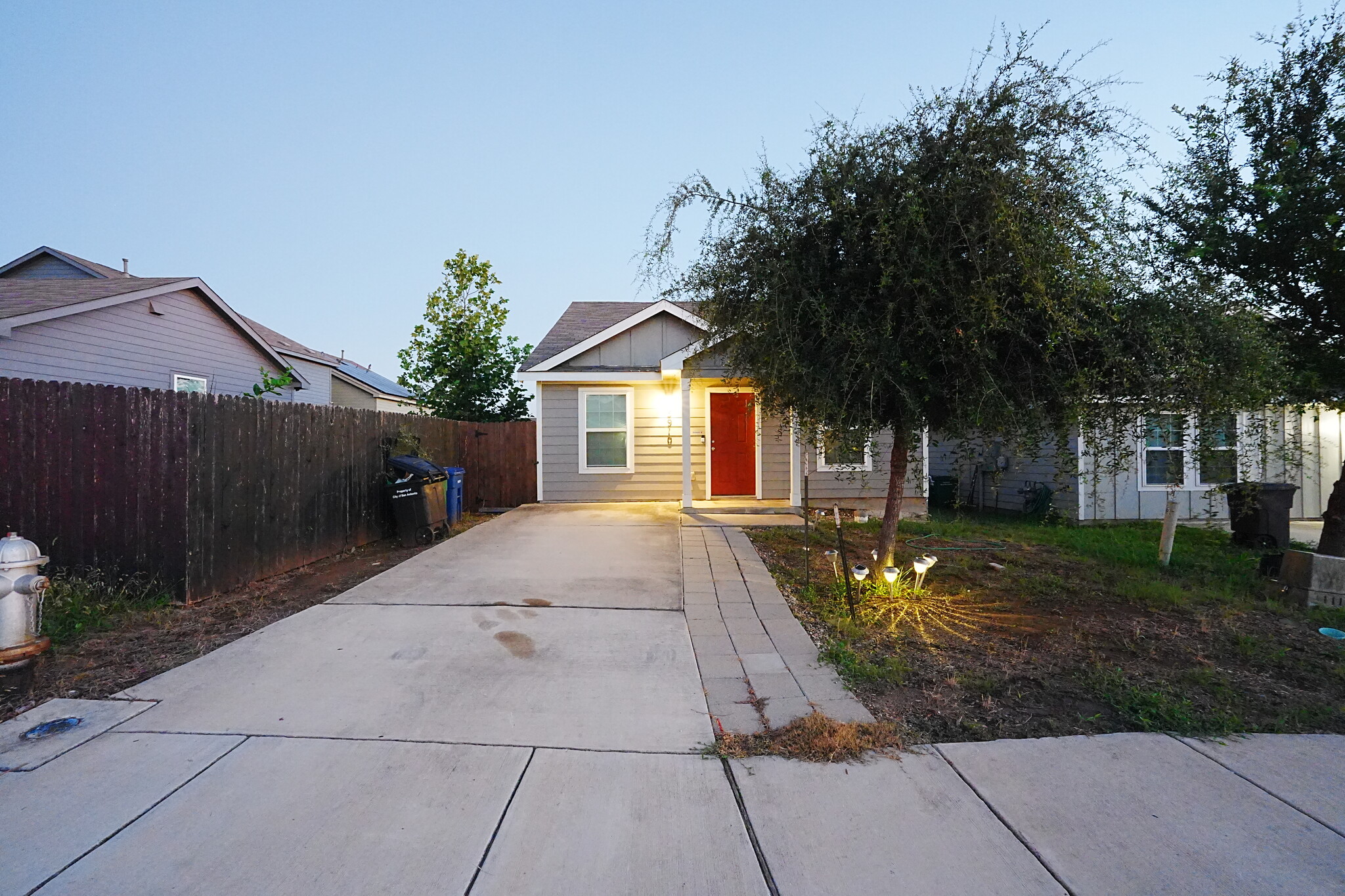 Building Photo - 5910 Gael Elm