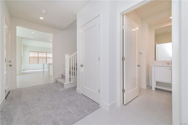 Building Photo - 120 Rimstone