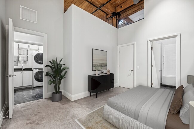 Building Photo - 1000 W Washington Blvd