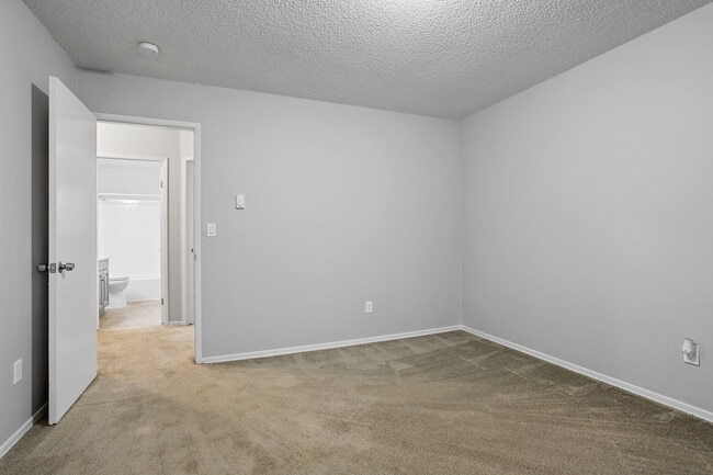 Building Photo - Wetherburne Square Apartments