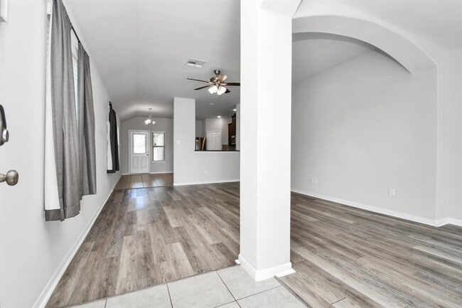 Building Photo - 7230 Victorville Dr