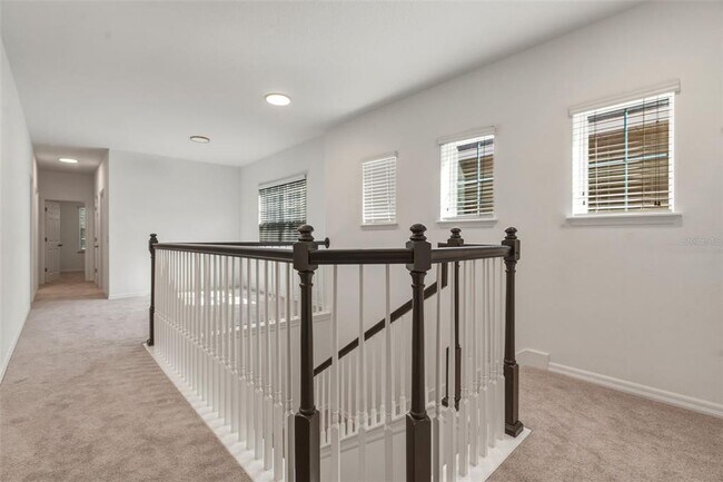 Building Photo - 9377 Meadow Hunt Way