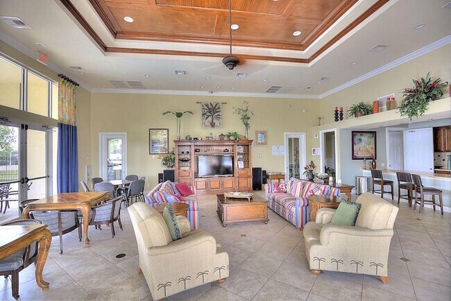 Building Photo - 1957 Providence Pl