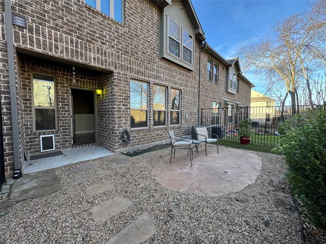 Building Photo - 545 Teton St