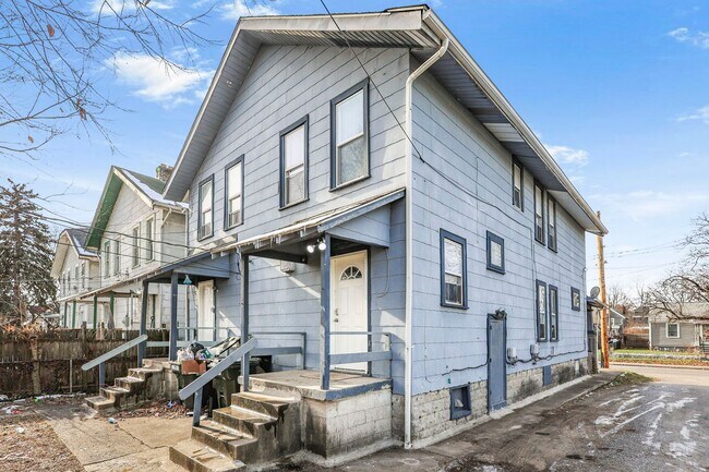 Building Photo - 498-500 N Champion Ave