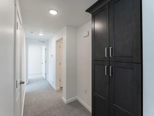 Building Photo - 8362 Iris Lumi Ln