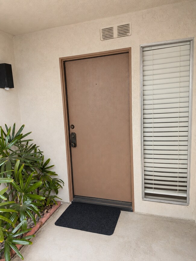 Building Photo - 3727 Mesa Oak Ln