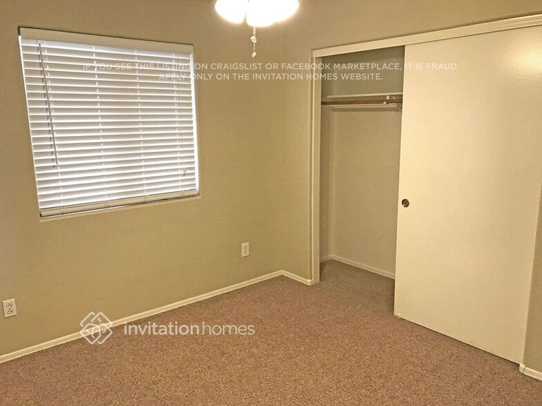 Building Photo - 12590 W Amelia Ave