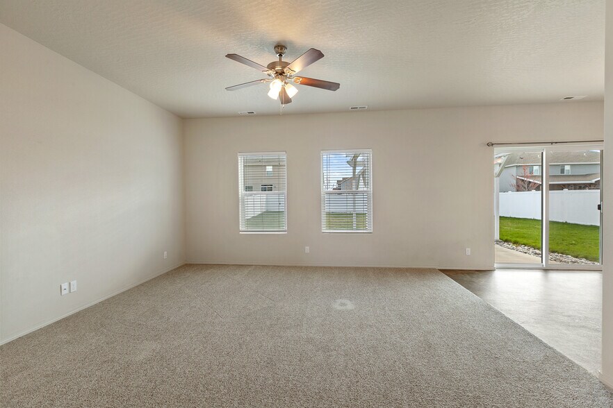 Building Photo - 4580 W Magrath Dr