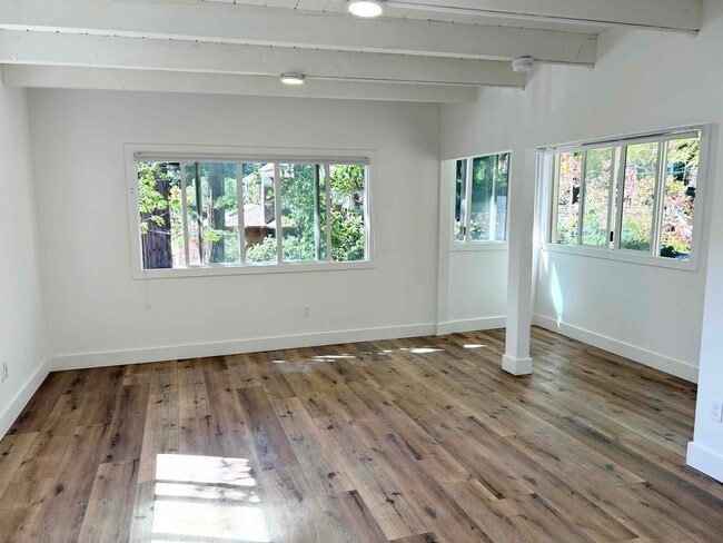 Primary Photo - Beautifully Remodeled Studio Downtown