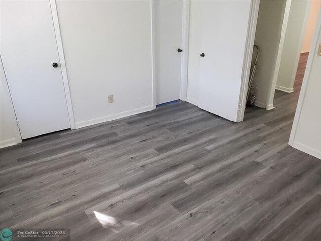 Building Photo - 724 NW 91st Terrace