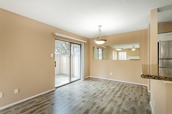 Building Photo - 2211 S Kirkwood Rd
