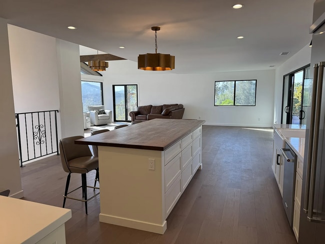 Building Photo - 2940 Sunset Hills