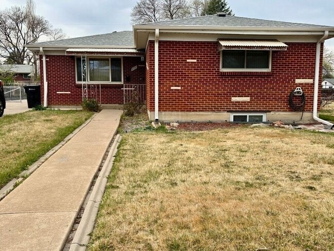 Building Photo - 5721 Everett St