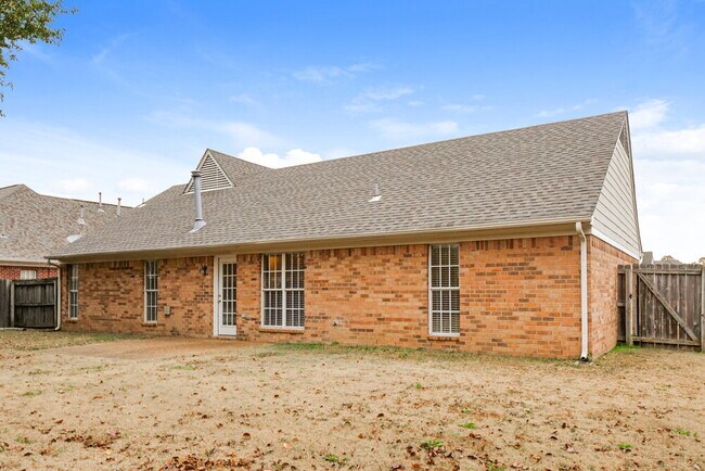 Building Photo - 5085 Jon Oak Dr