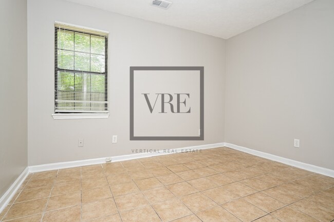 Building Photo - 125 Grove Creek Dr