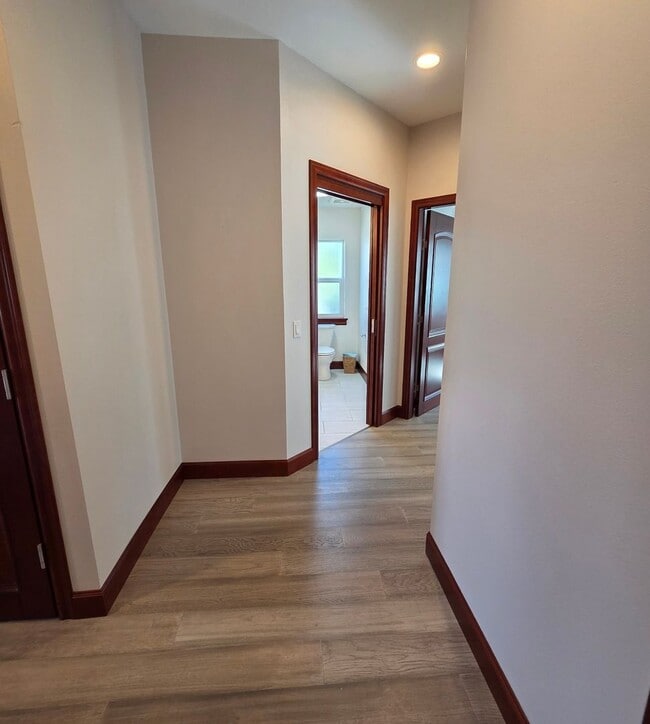 Building Photo - Luxury 3/2 Grated Community in South Kihei.