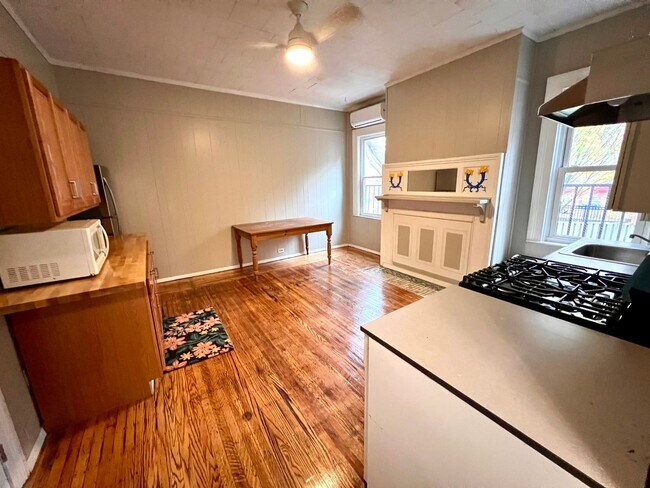 Building Photo - 259-261 N. Dithridge Street (Full Service)