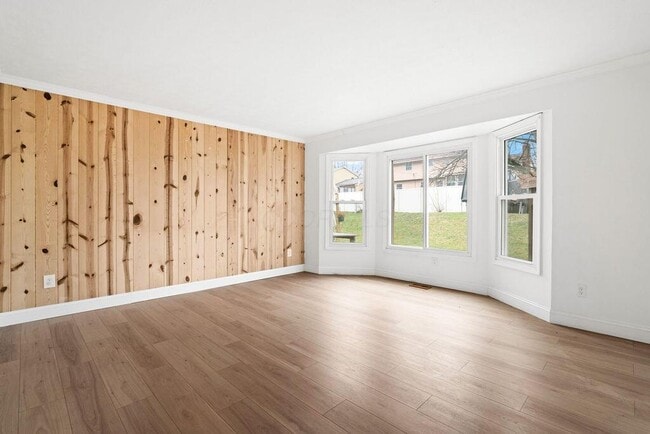 Building Photo - 39 Groton Dr